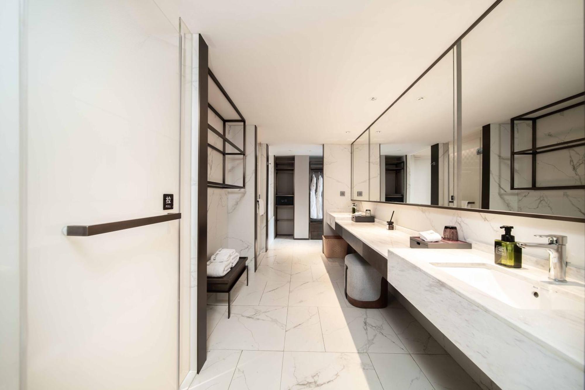 Imperial Traders Elong Hotel Guangzhou Bagian luar foto